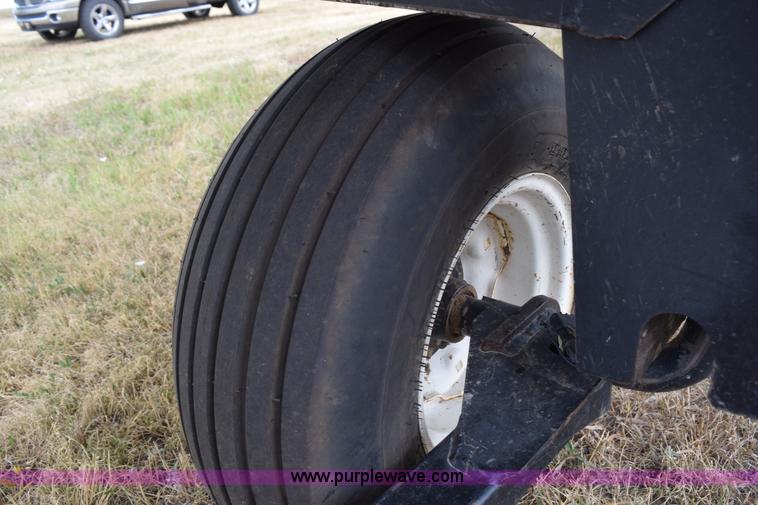 image for item K6115 2005 MacDon 963 draper head