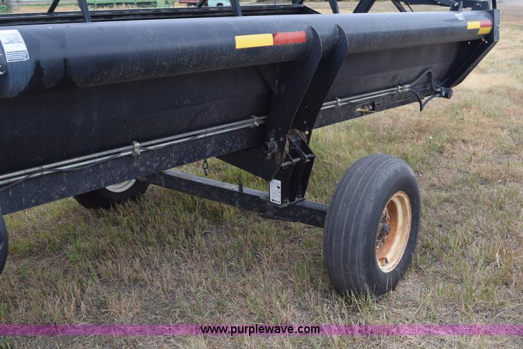 image for item K6115 2005 MacDon 963 draper head