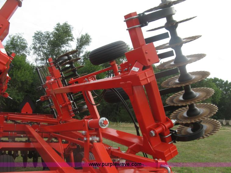 image for item K8685 2013 Kuhn-krause 8000 Excelerator vertical tiller