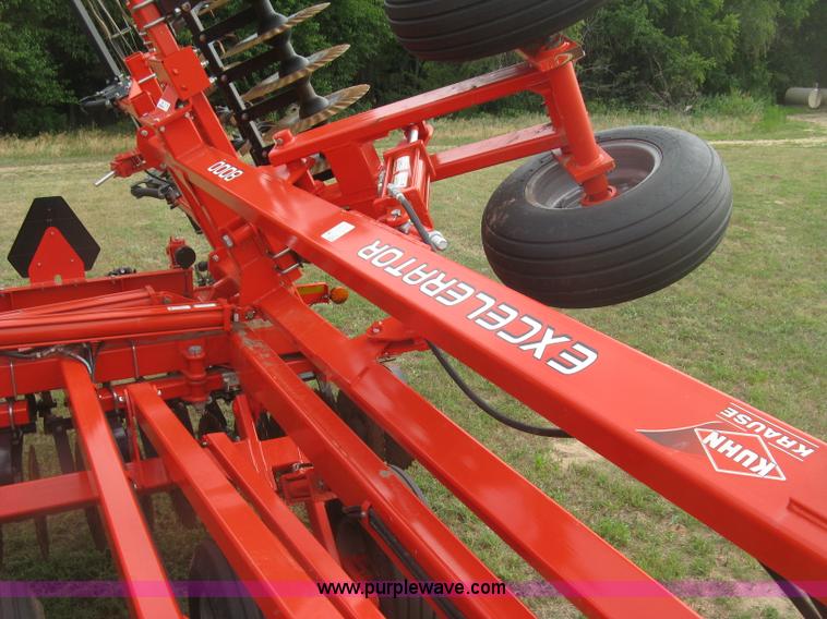 image for item K8685 2013 Kuhn-krause 8000 Excelerator vertical tiller