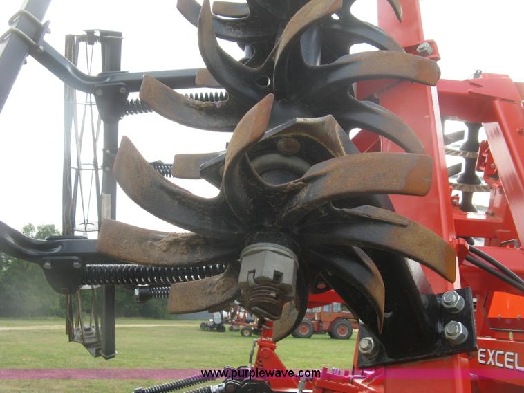 image for item K8685 2013 Kuhn-krause 8000 Excelerator vertical tiller