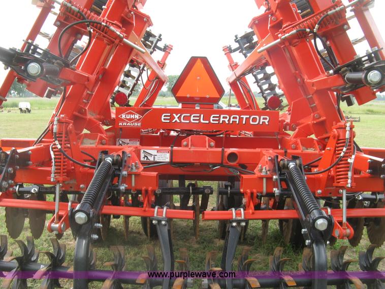 image for item K8685 2013 Kuhn-krause 8000 Excelerator vertical tiller