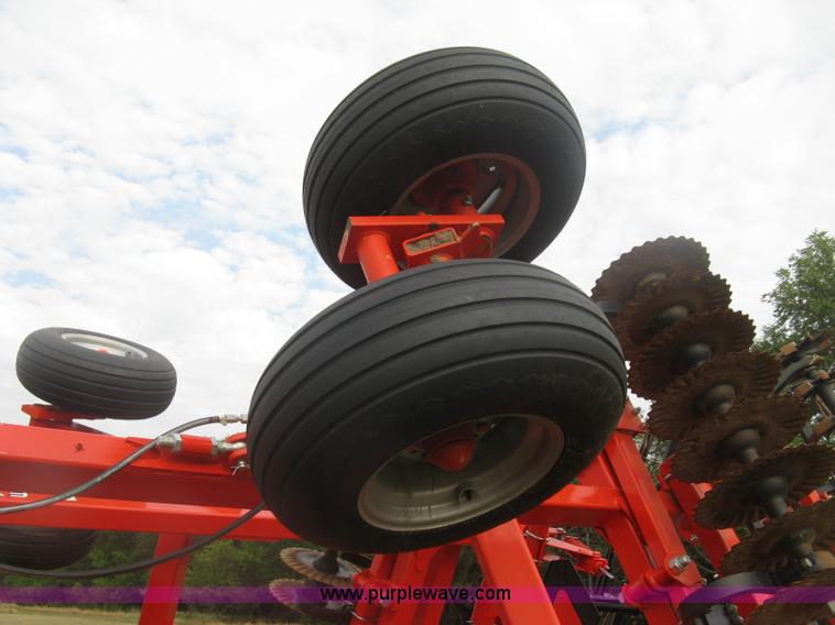 image for item K8685 2013 Kuhn-krause 8000 Excelerator vertical tiller