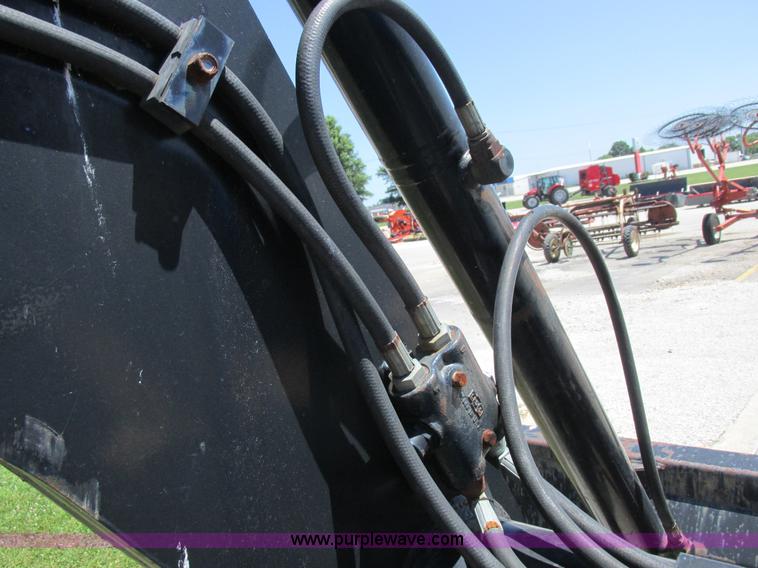 image for item L4008 Great Bend 870 loader