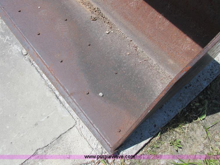 image for item L4008 Great Bend 870 loader