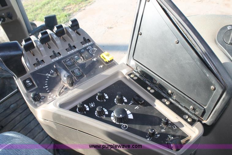 image for item L4337 2002 Case IH MX270 MFWD tractor