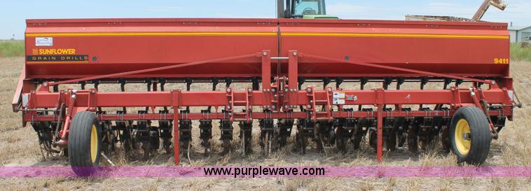 image for item L4343 Sunflower 9411 grain drill