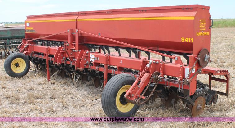 image for item L4343 Sunflower 9411 grain drill