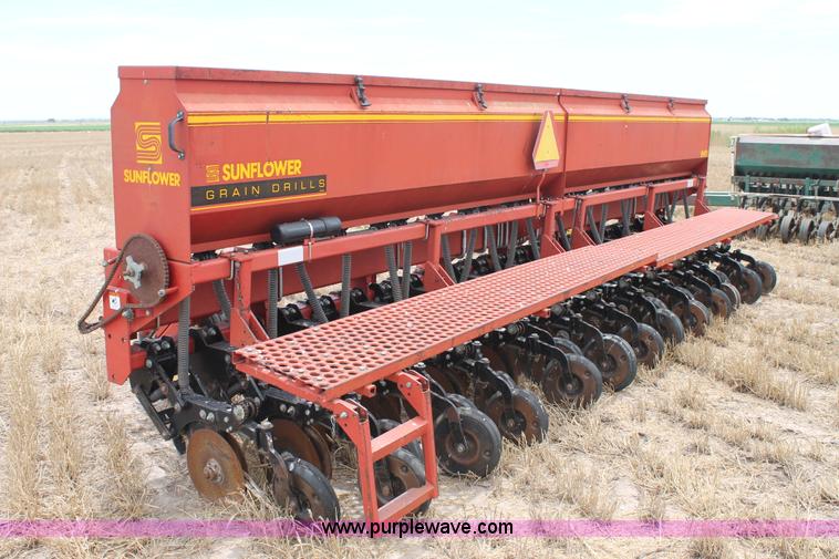 image for item L4343 Sunflower 9411 grain drill