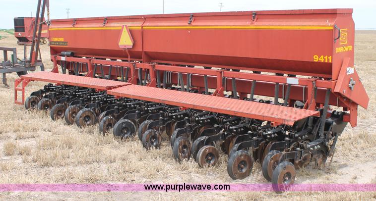 image for item L4343 Sunflower 9411 grain drill