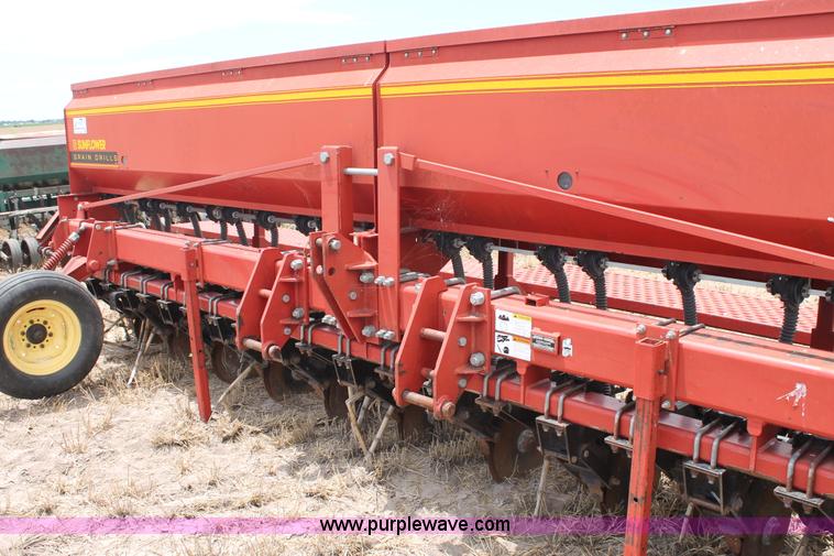 image for item L4343 Sunflower 9411 grain drill