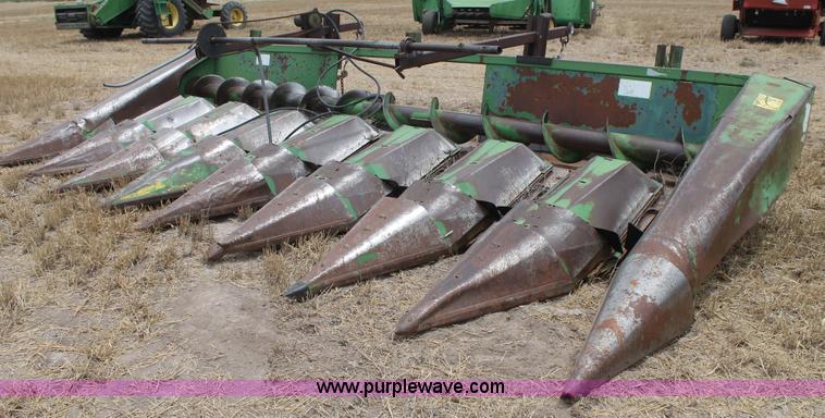 image for item L4347 John Deere 843 corn head