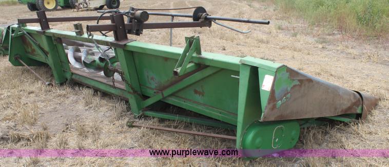 image for item L4347 John Deere 843 corn head
