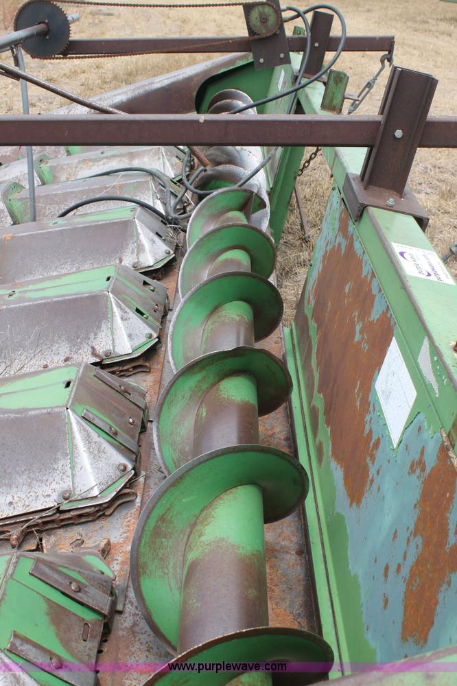 image for item L4347 John Deere 843 corn head