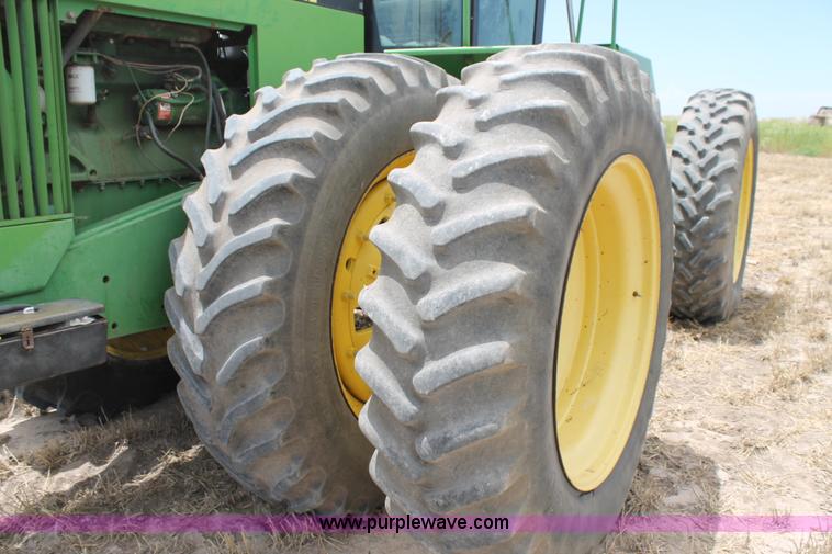 image for item L4349 1990 John Deere 8760 4WD tractor