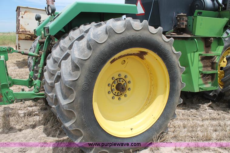 image for item L4349 1990 John Deere 8760 4WD tractor