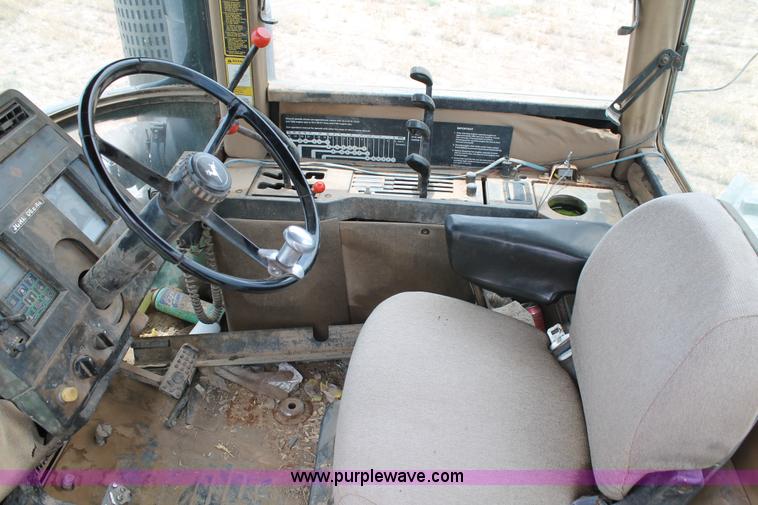 image for item L4349 1990 John Deere 8760 4WD tractor