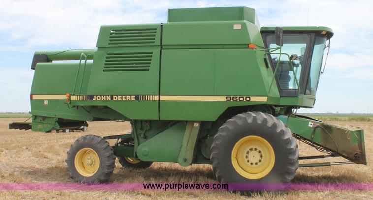 image for item L4350 1995 John Deere 9600 combine