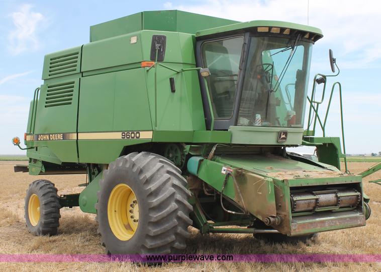 image for item L4350 1995 John Deere 9600 combine