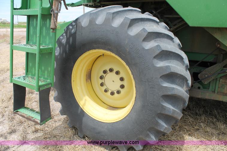 image for item L4350 1995 John Deere 9600 combine