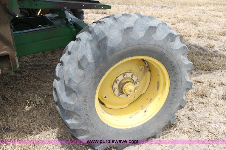image for item L4350 1995 John Deere 9600 combine