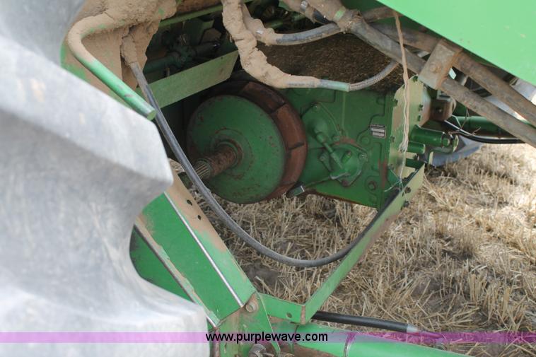 image for item L4350 1995 John Deere 9600 combine