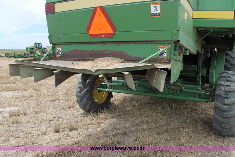 image for item L4350 1995 John Deere 9600 combine