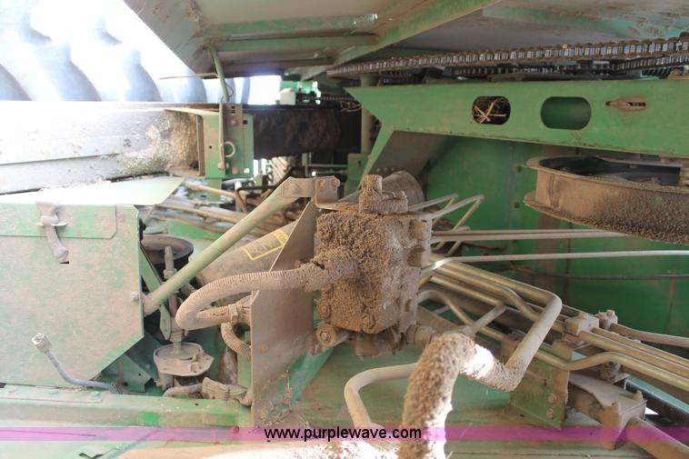 image for item L4350 1995 John Deere 9600 combine