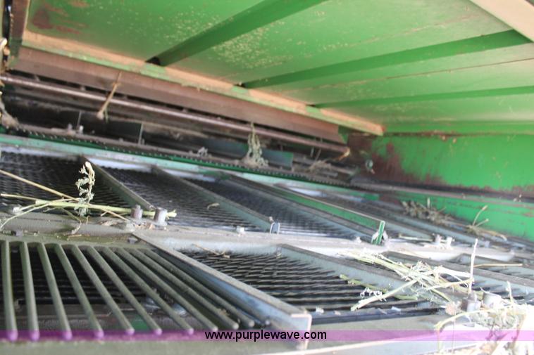 image for item L4350 1995 John Deere 9600 combine