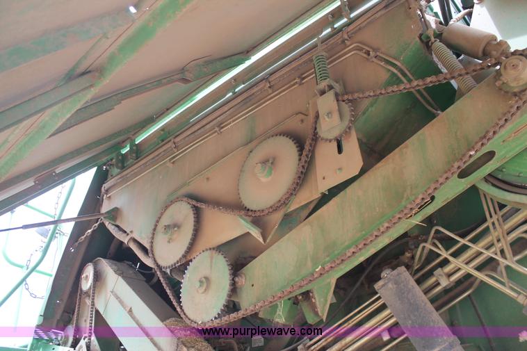 image for item L4350 1995 John Deere 9600 combine