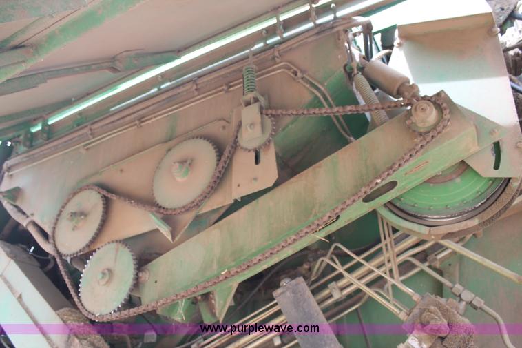 image for item L4350 1995 John Deere 9600 combine