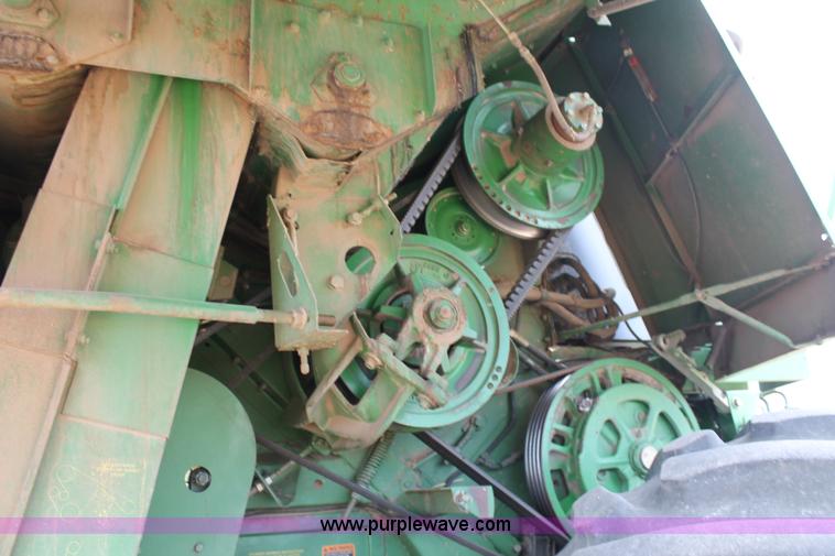 image for item L4350 1995 John Deere 9600 combine