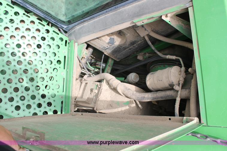 image for item L4350 1995 John Deere 9600 combine