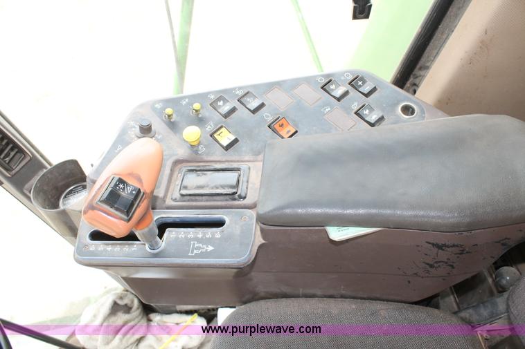 image for item L4350 1995 John Deere 9600 combine
