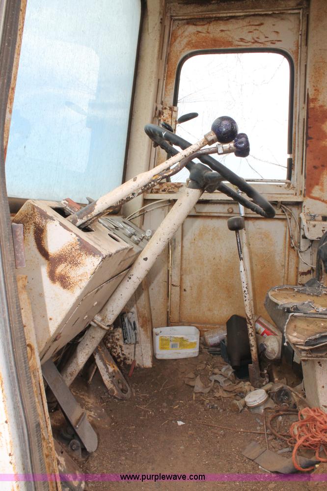 image for item L4351 1978 Dresser 530 Payloader wheel loader