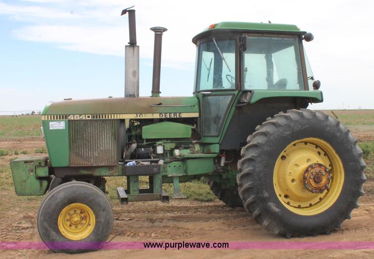 image for item L4353 1981 John Deere 4640 tractor