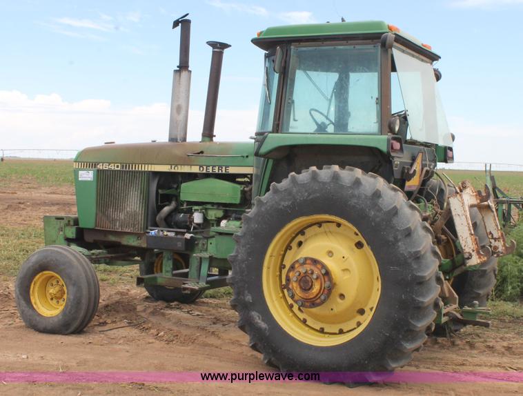 image for item L4353 1981 John Deere 4640 tractor