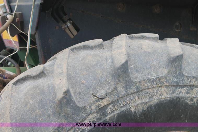 image for item L4353 1981 John Deere 4640 tractor