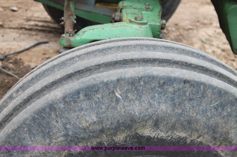 image for item L4353 1981 John Deere 4640 tractor