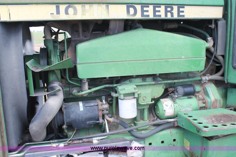 image for item L4353 1981 John Deere 4640 tractor