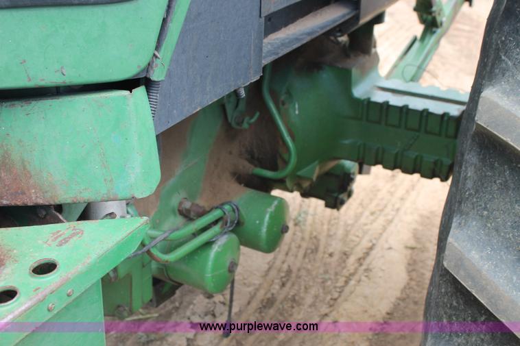 image for item L4353 1981 John Deere 4640 tractor