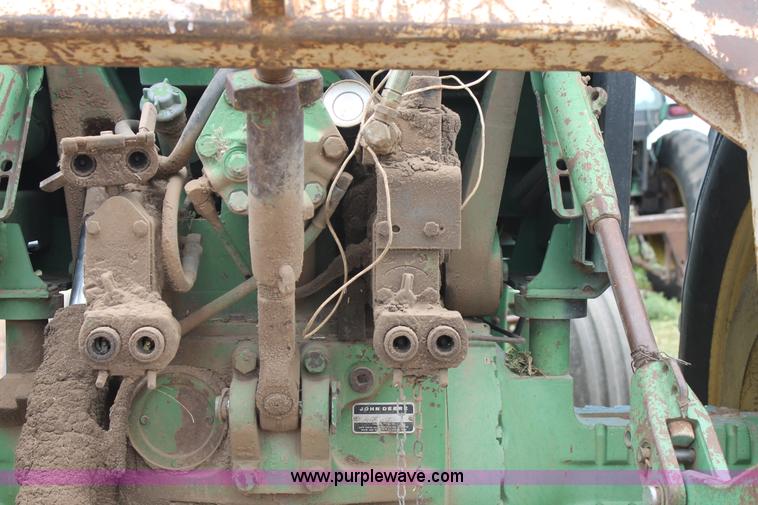 image for item L4353 1981 John Deere 4640 tractor