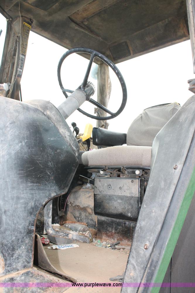 image for item L4353 1981 John Deere 4640 tractor