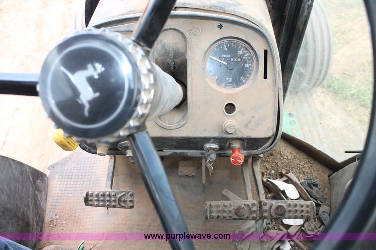 image for item L4353 1981 John Deere 4640 tractor