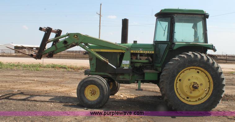 image for item L4354 1981 John Deere 4440 tractor