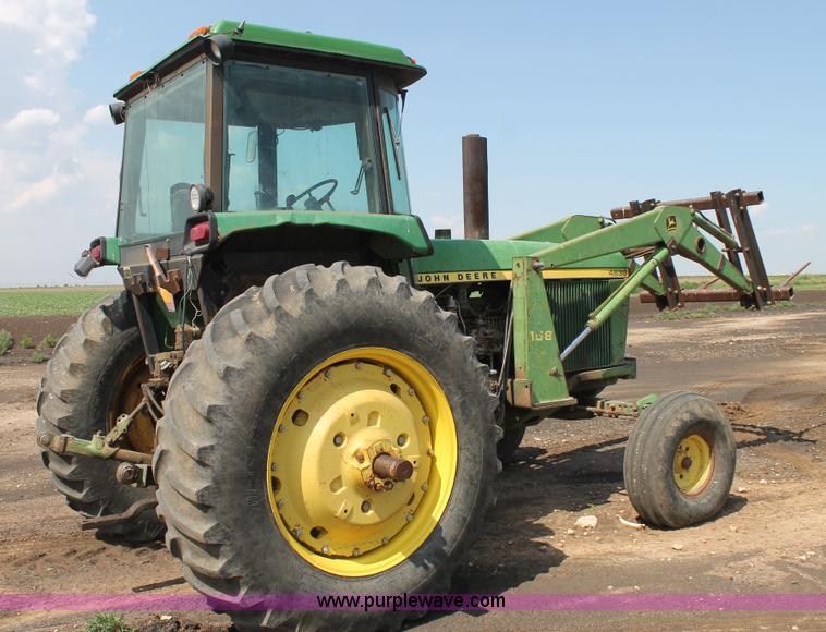image for item L4354 1981 John Deere 4440 tractor