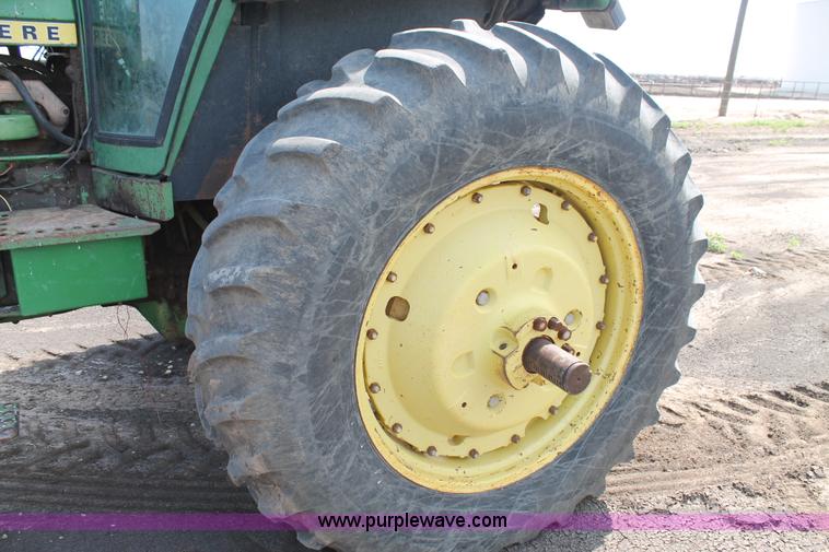 image for item L4354 1981 John Deere 4440 tractor