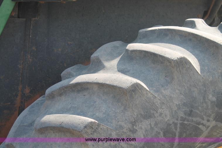 image for item L4354 1981 John Deere 4440 tractor