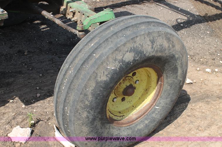 image for item L4354 1981 John Deere 4440 tractor