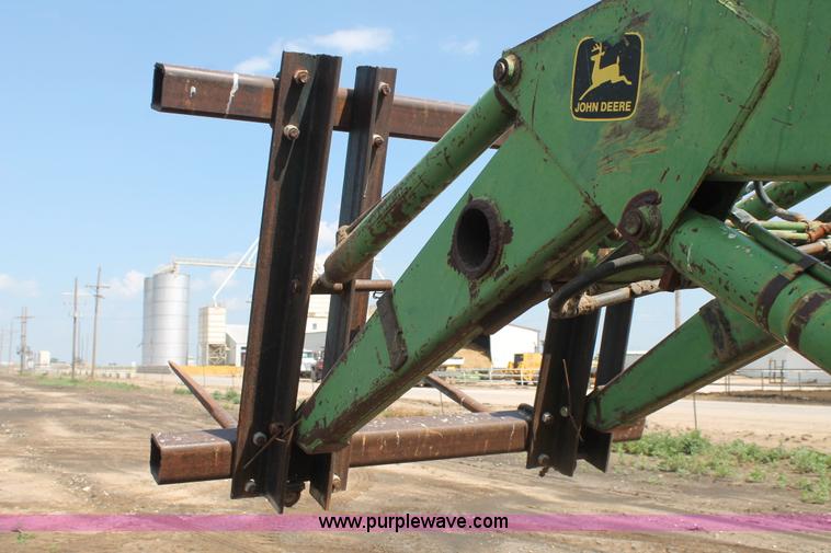 image for item L4354 1981 John Deere 4440 tractor